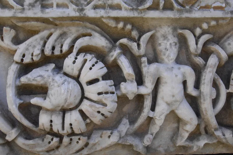 Iasos — port carien et marbre rose près de la baie de Güllük